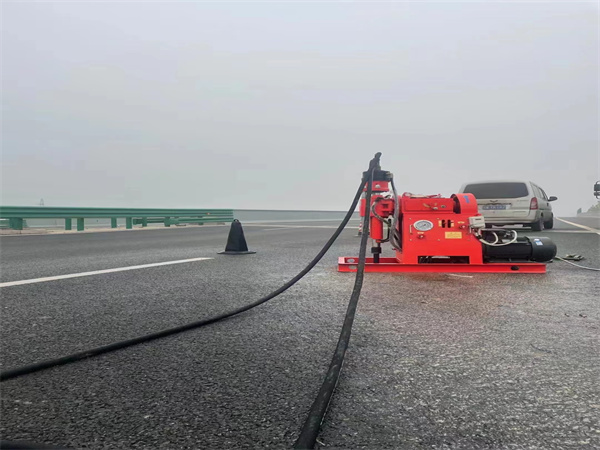 东西湖马路路基路面开裂下沉注浆加固灌浆