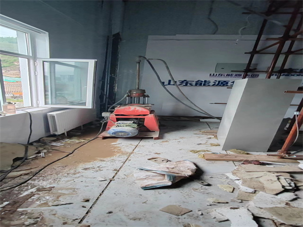 东西湖地基基础下沉墙体裂缝加固注浆顶升施工